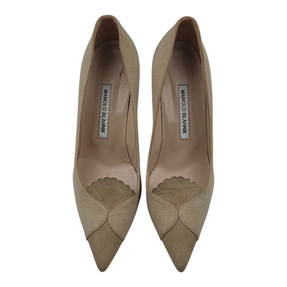 Vintage Manolo Blahnik Pumps Seashell Fan Applique' Linen Suede EU 38 US 8 Beige